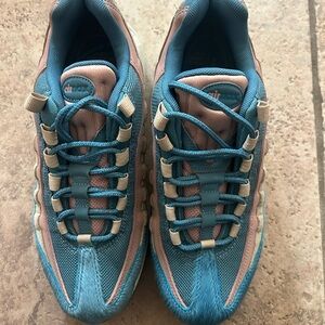 Embossed Fur Pony Nike Air Max 95